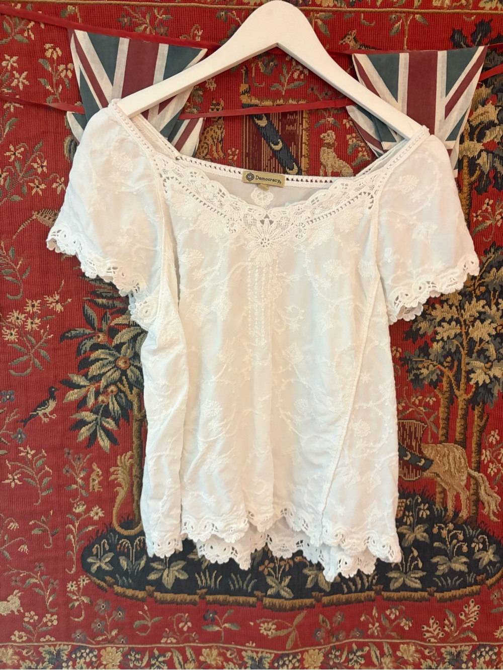 Democracy White Embroidered Lace-Trim Peasant Top